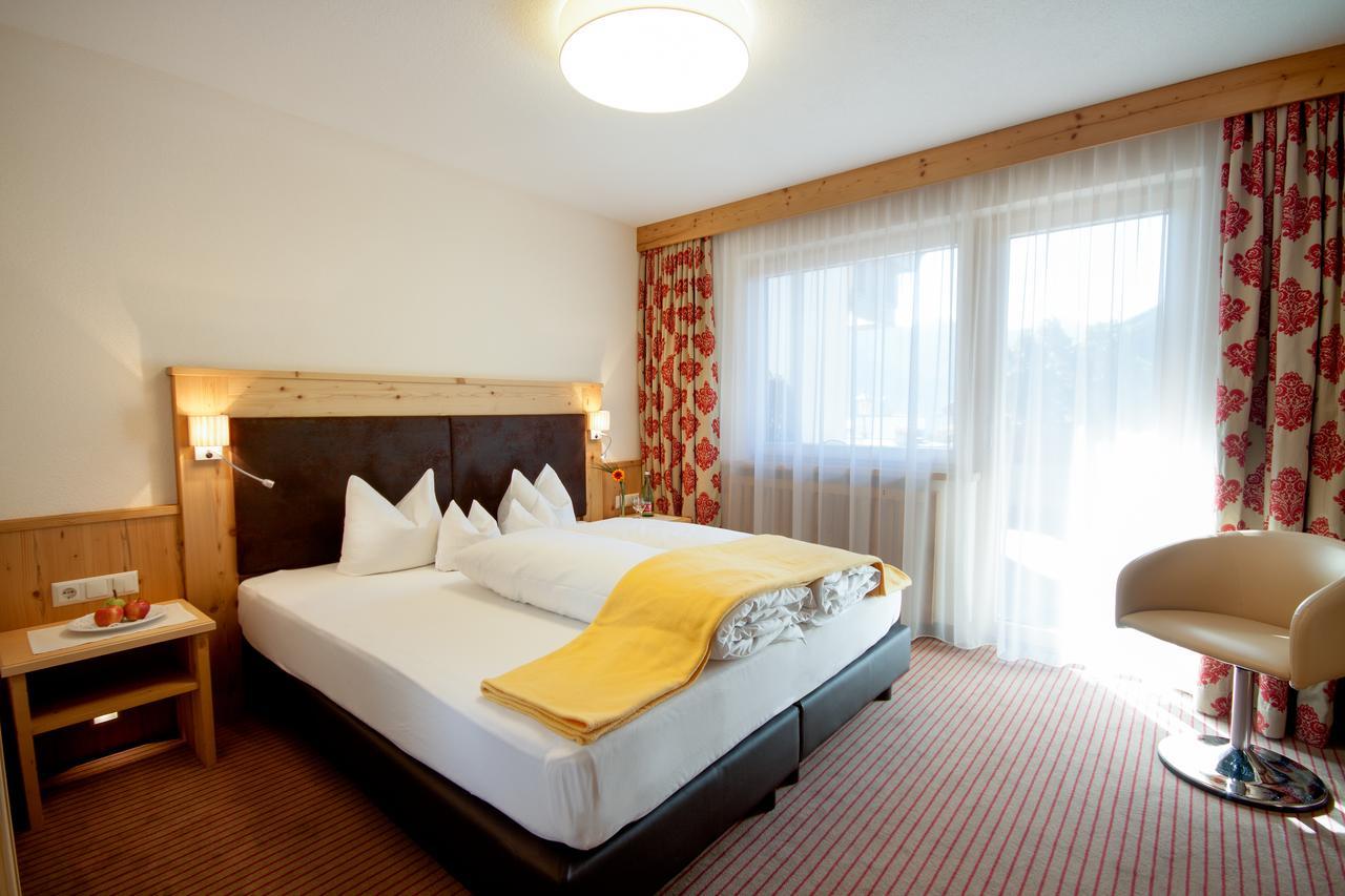 Hotel Bergblick 4 Sterne Superior Fiss Εξωτερικό φωτογραφία